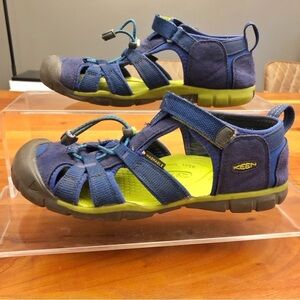 Keen Newport H2 Sandals in Blue Size US 4 Kid Sandals.